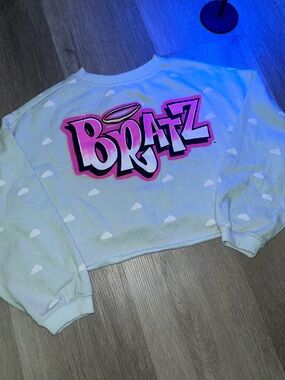 Bratz Y2K rare logo ☁️ cloud ☁️ angel wings pullover cropped sweater